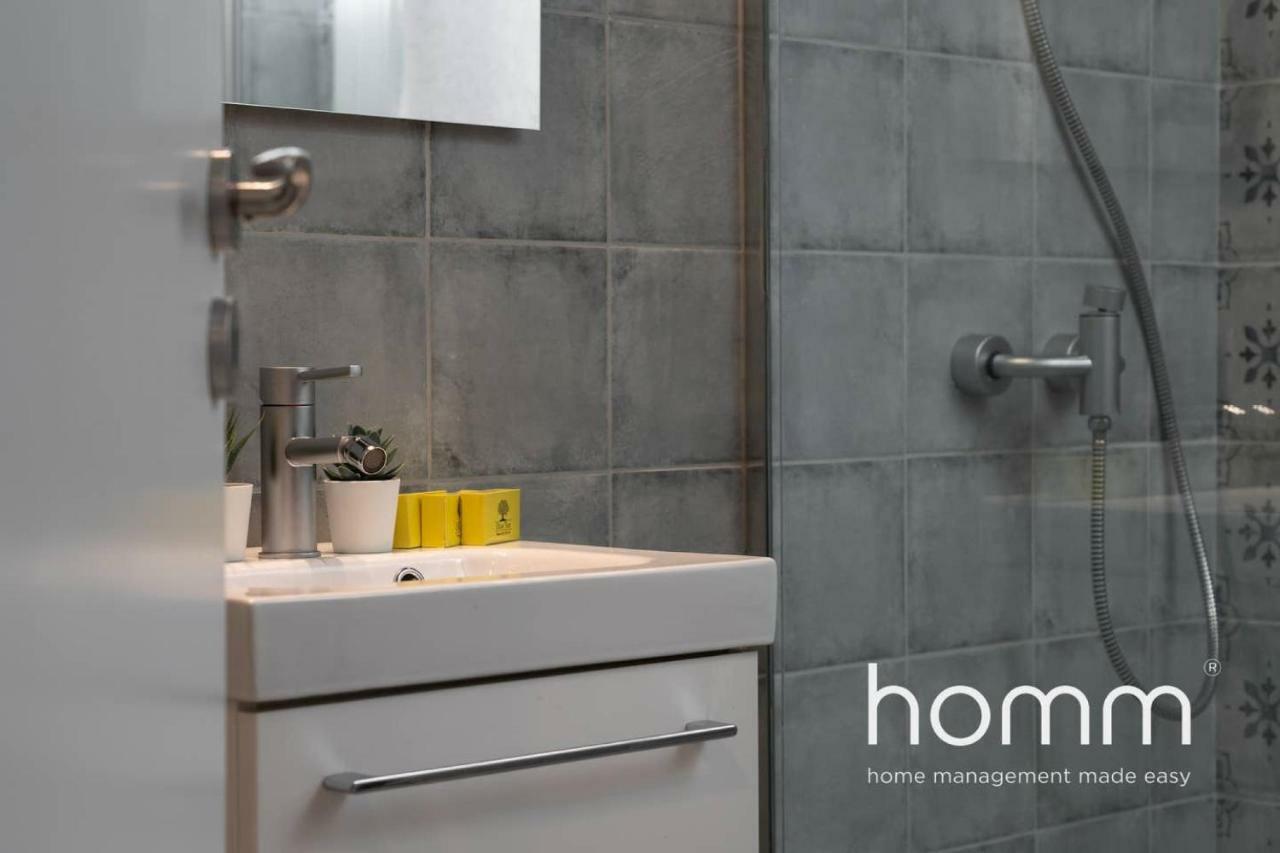 Nemeseos 1St Floor Homm Apartment With Roof Garden And Wading Pool Athens Luaran gambar